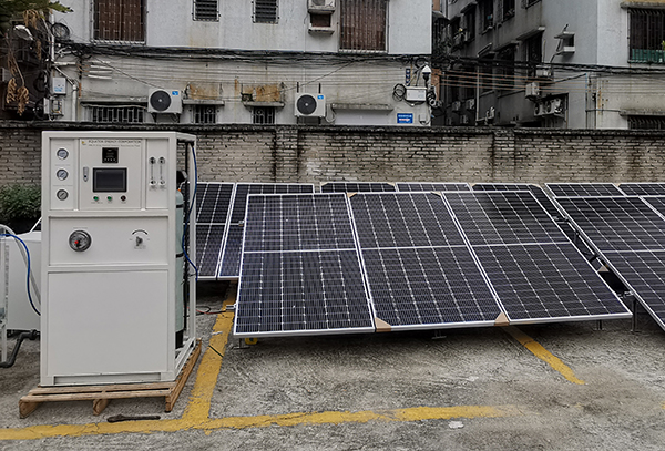 محطة تحلية تعمل بالطاقة الشمسية